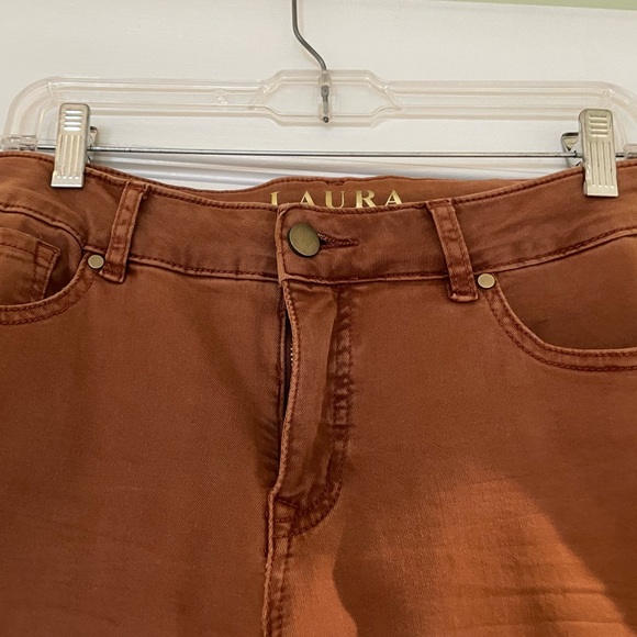 Laura Petites Slim Ankle Rust Color Denim Size 10P. Excellent condition. - Picture 3 of 6